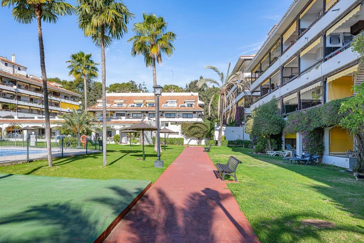 Golden Mile Getaway, Garden View, Pool & Comfort Marbella Bagian luar foto