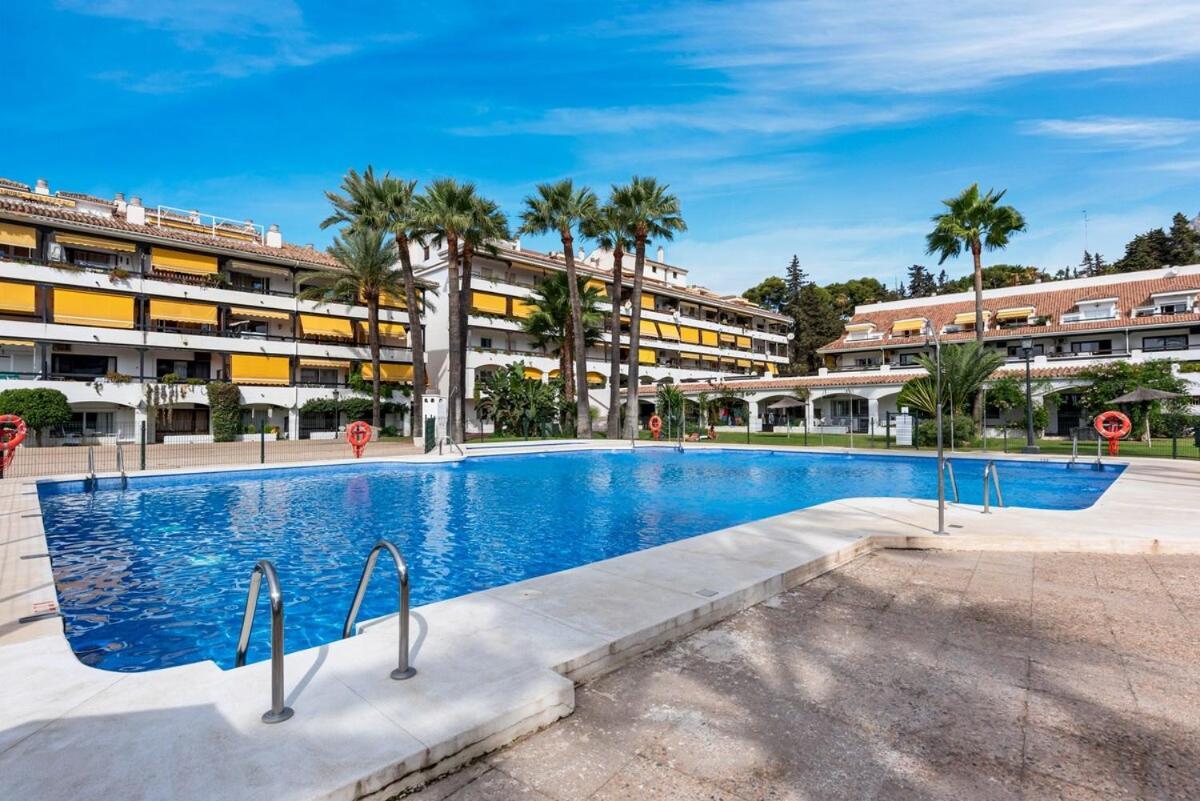 Golden Mile Getaway, Garden View, Pool & Comfort Marbella Bagian luar foto